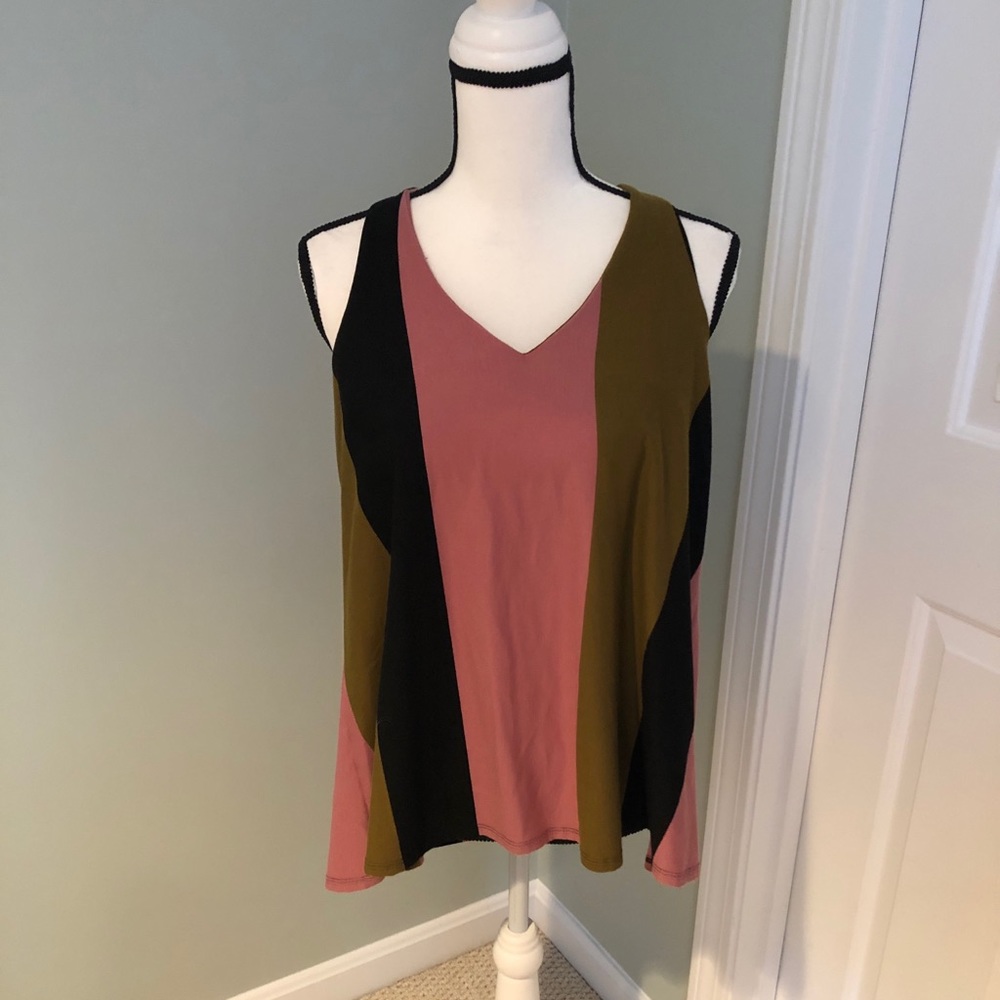 Anthropologie flowy tank Puella brand.